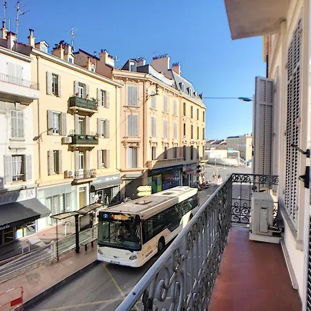 2 Bedrooms Center * Cannes