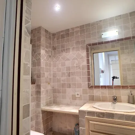 2 Bedrooms Center Apartamento *